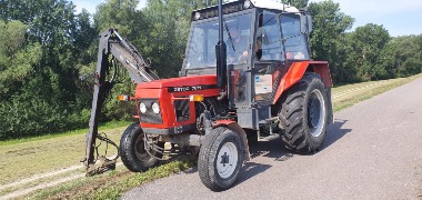 En Slovaquie, fini, les beaux tracteurs de l'Europe de l'Ouest....